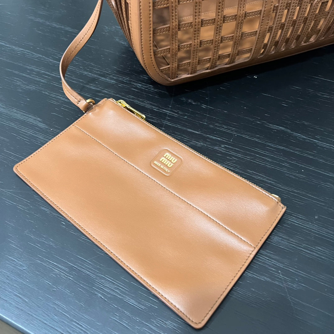 카타 / 미우미우 여름 비치백