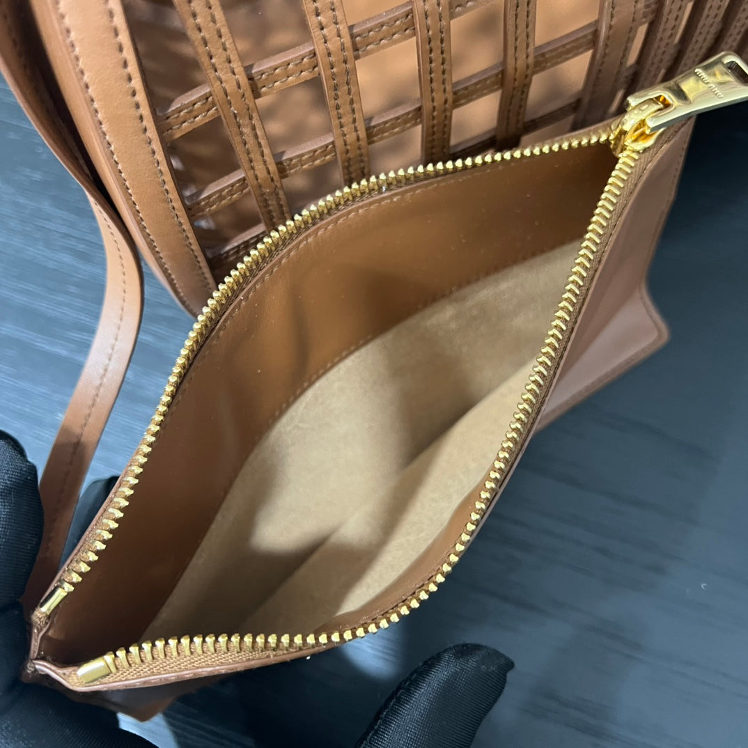 카타 / 미우미우 여름 비치백