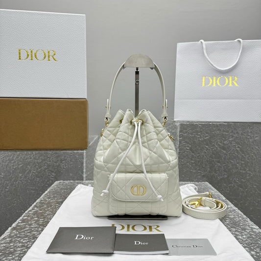 카타 / 디올 물통 가방 화이트