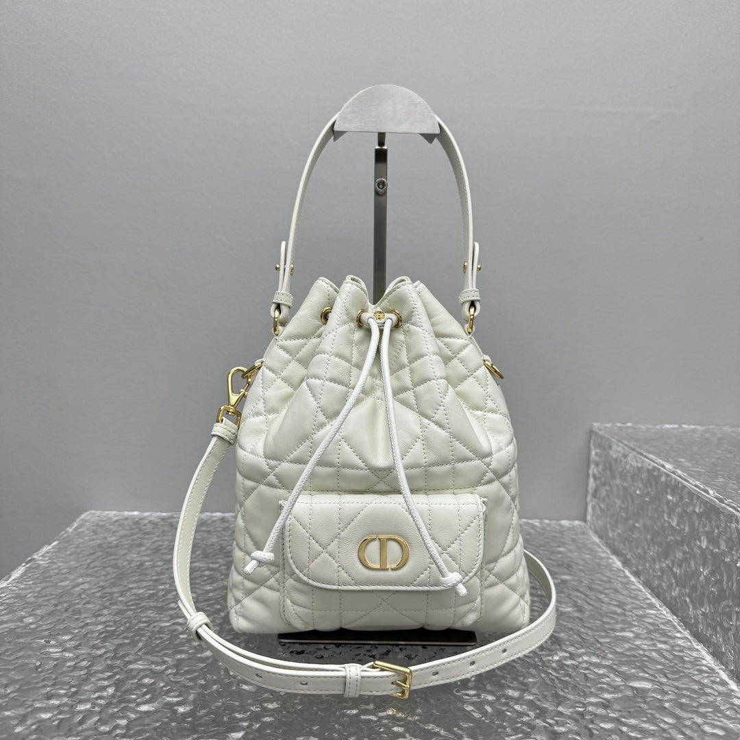 카타 / 디올 물통 가방 화이트