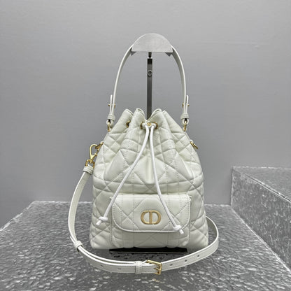 카타 / 디올 물통 가방 화이트