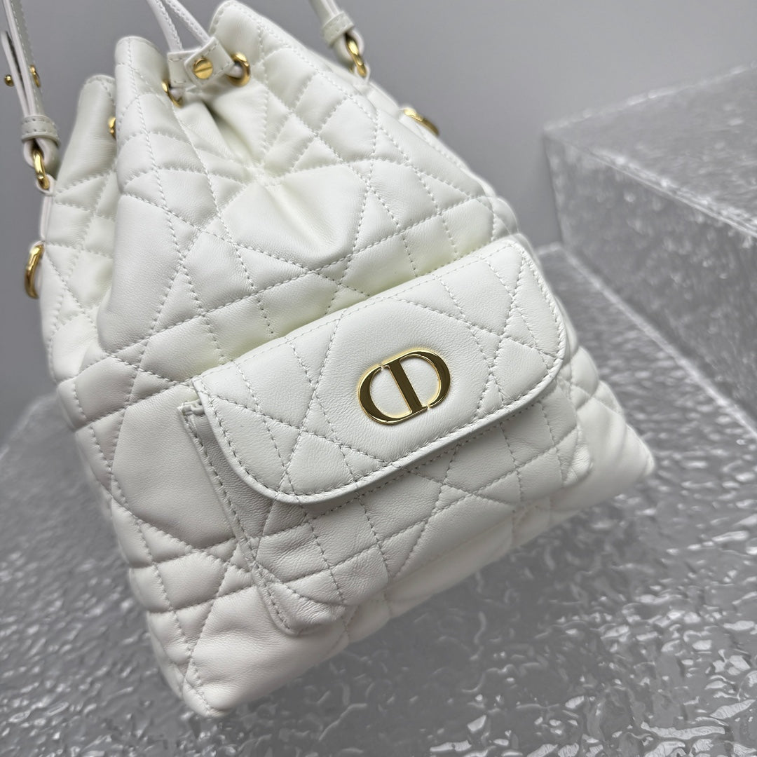 카타 / 디올 물통 가방 화이트