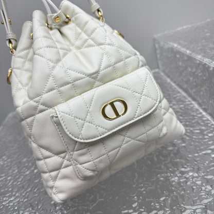 카타 / 디올 물통 가방 화이트