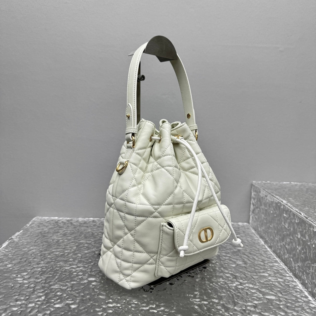 카타 / 디올 물통 가방 화이트