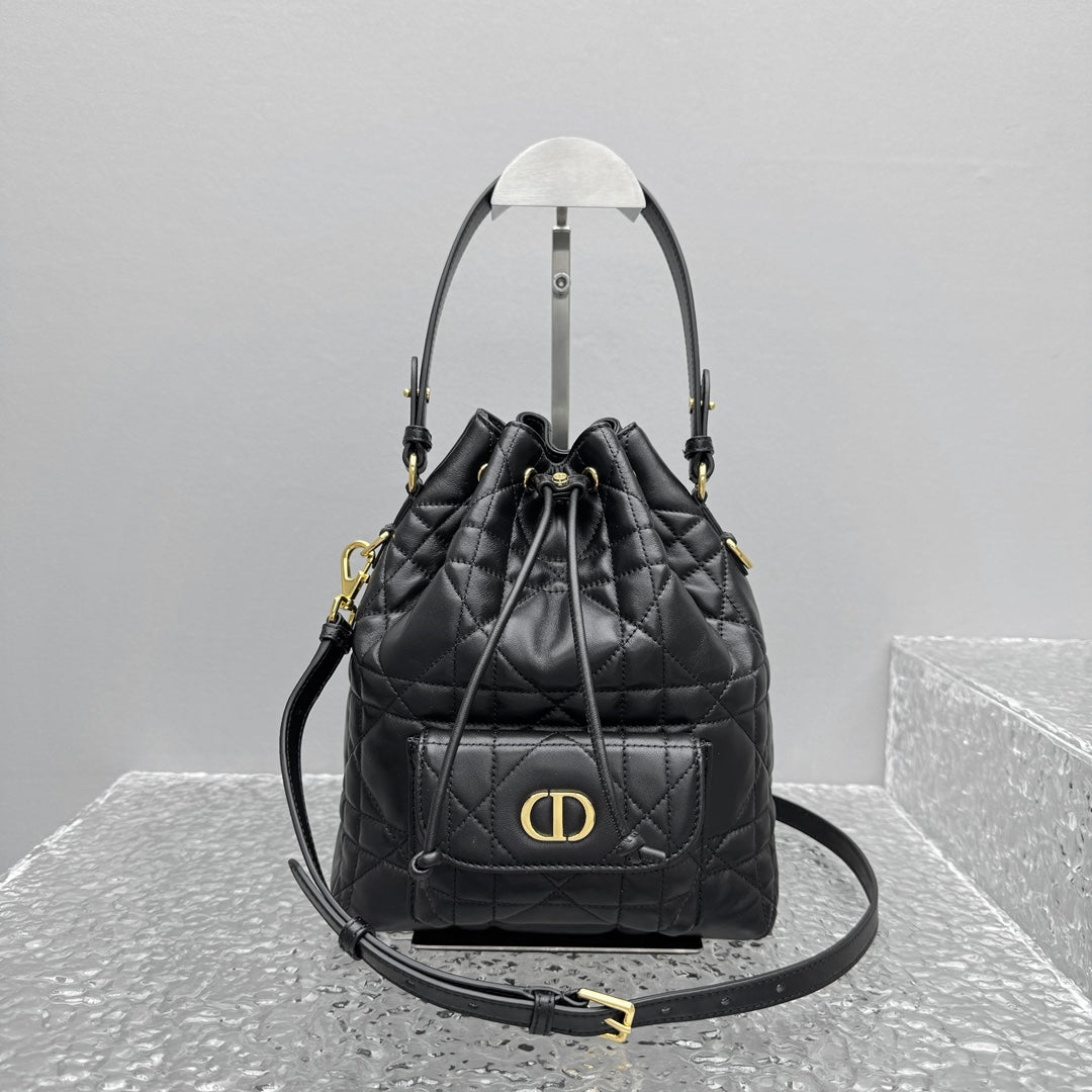 카타 / 디올 물통 가방