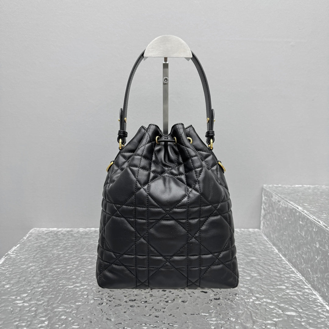 카타 / 디올 물통 가방