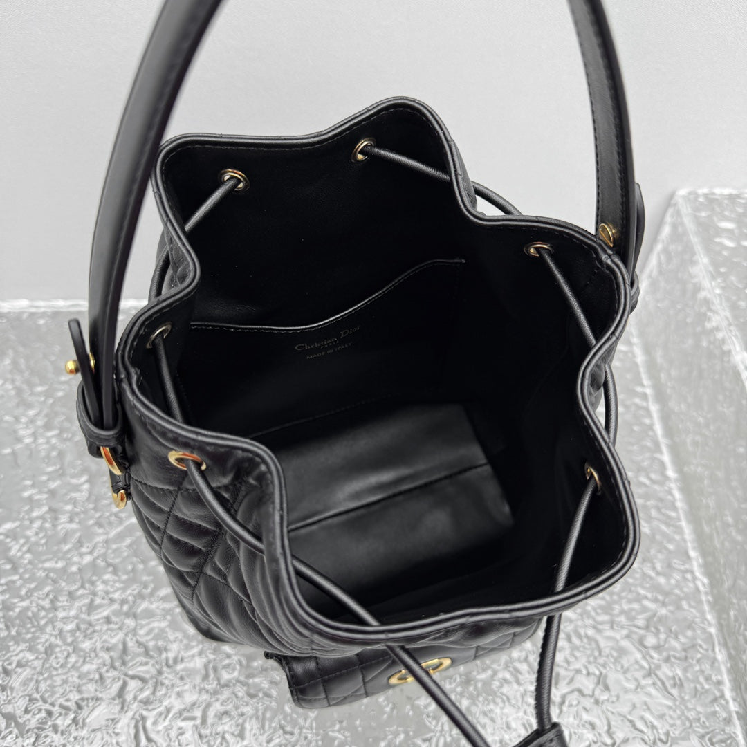 카타 / 디올 물통 가방