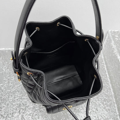 카타 / 디올 물통 가방