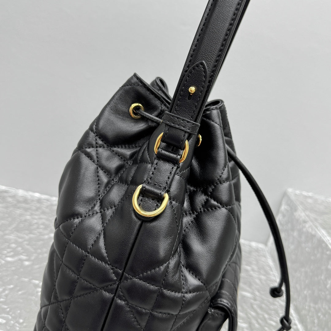 카타 / 디올 물통 가방