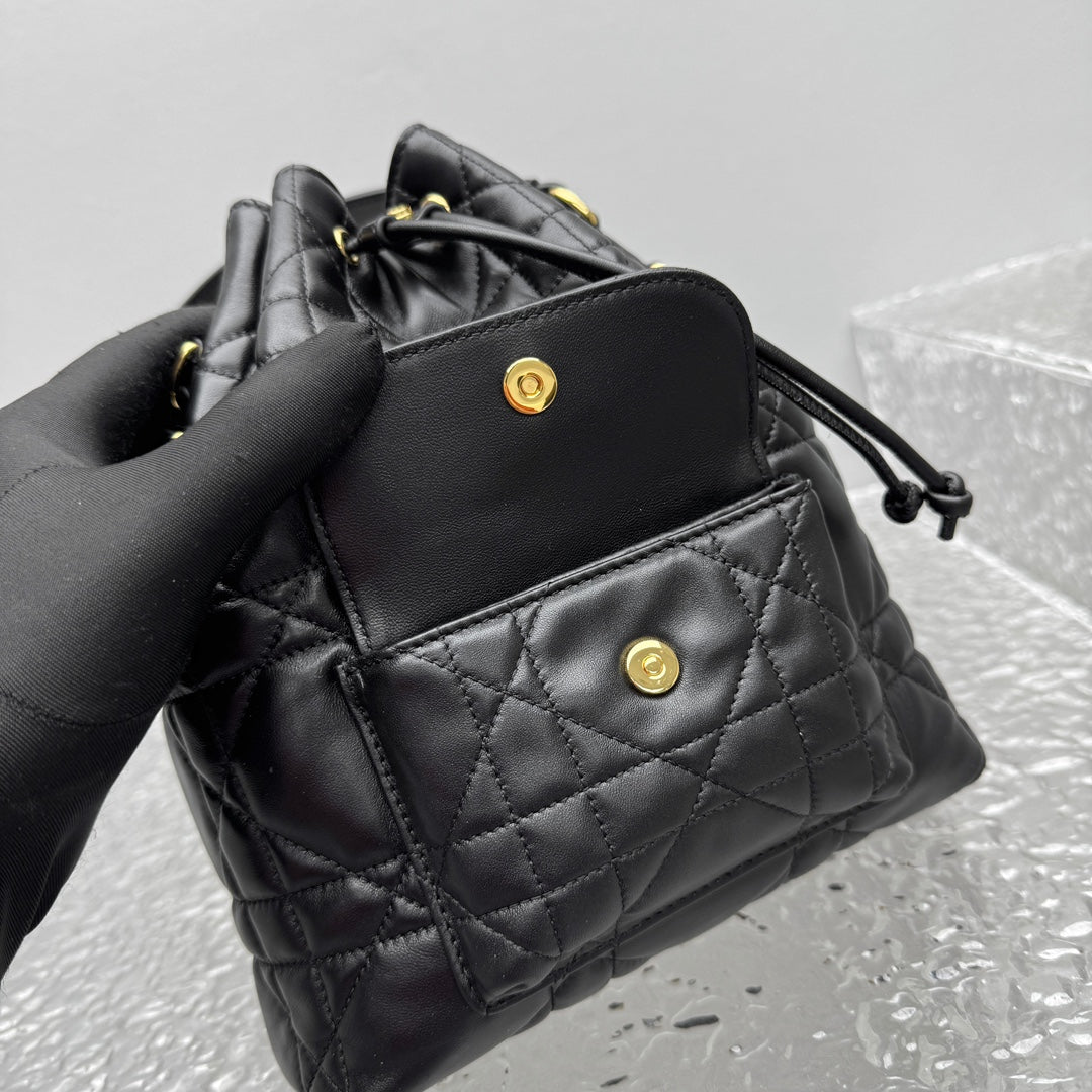 카타 / 디올 물통 가방