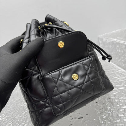 카타 / 디올 물통 가방