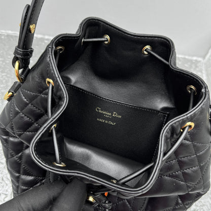 카타 / 디올 물통 가방