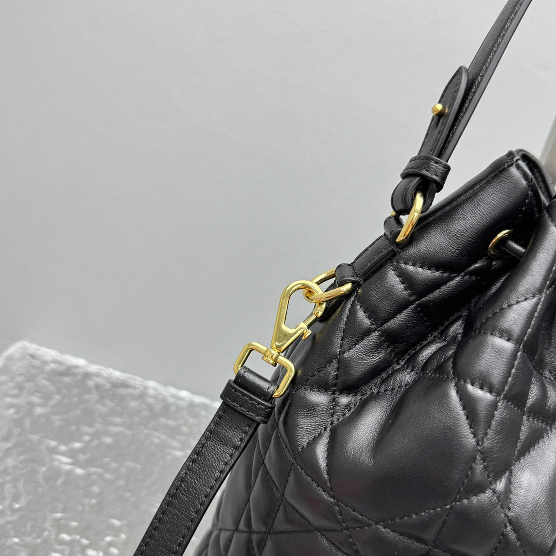 카타 / 디올 물통 가방