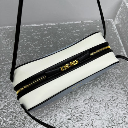 카타 / 프라다 가방 핸드백