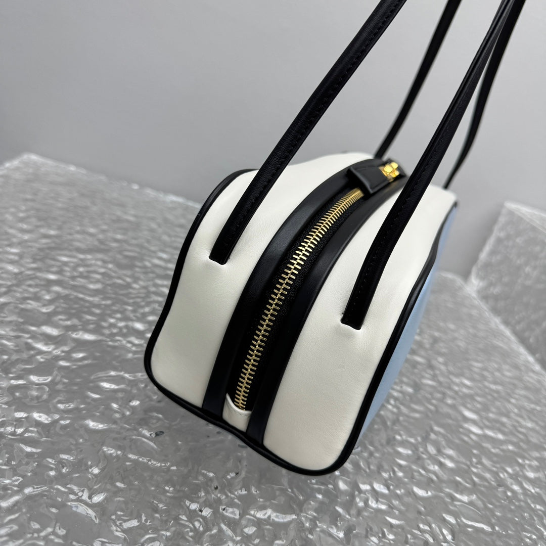 카타 / 프라다 가방 핸드백