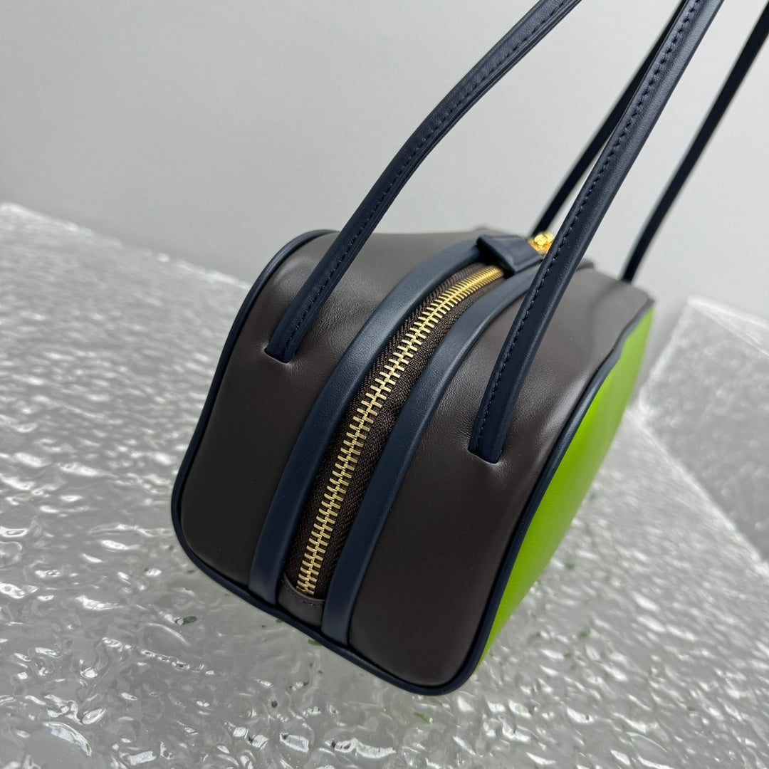 카타 / 프라다 가방