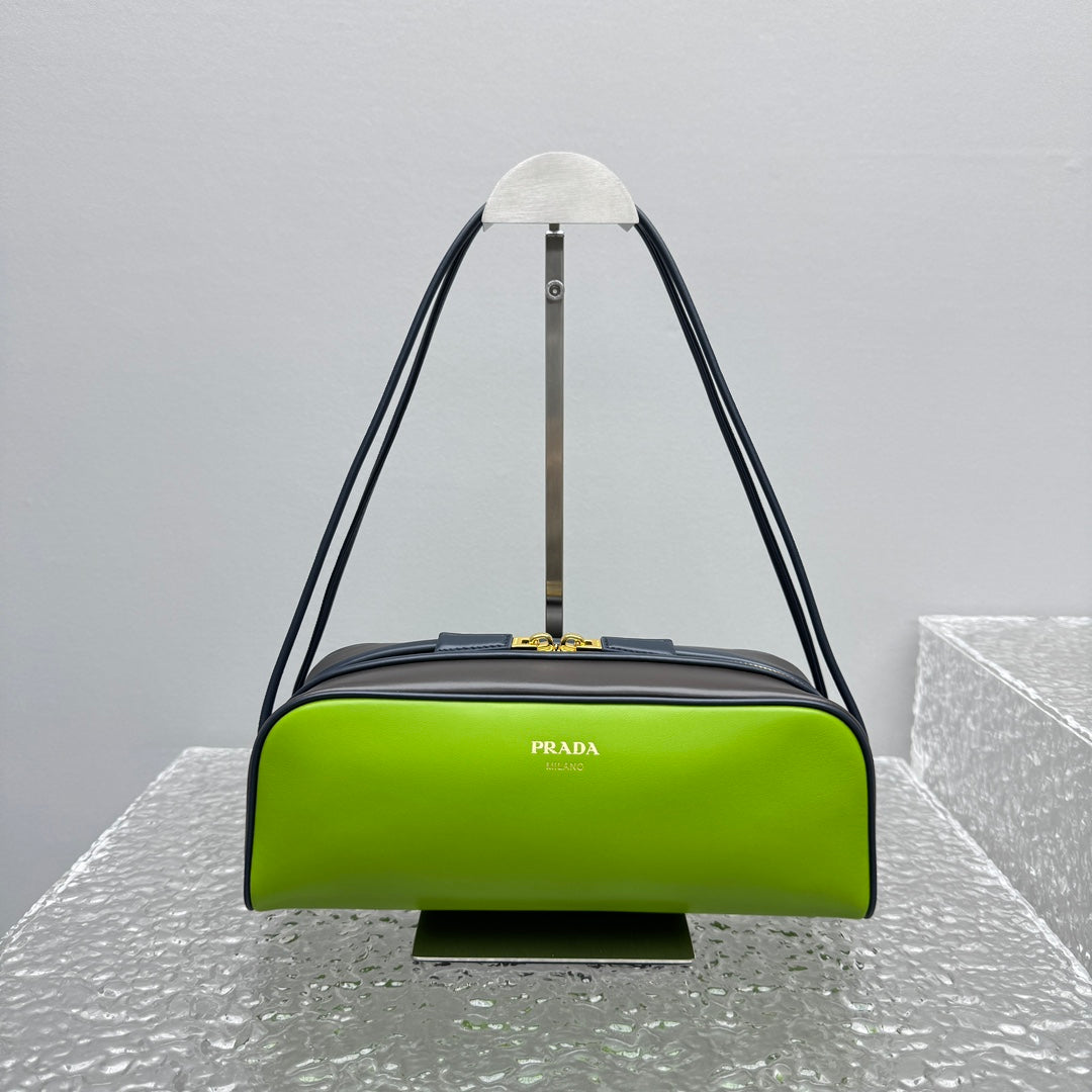 카타 / 프라다 가방