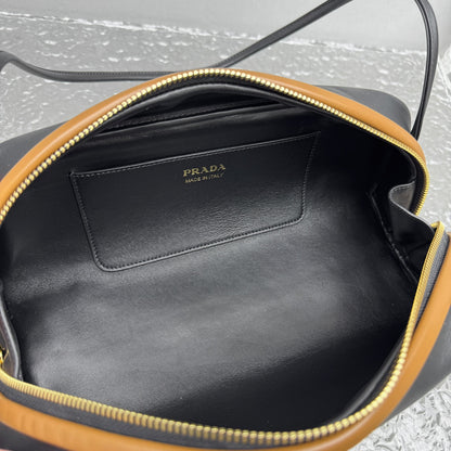 카타 / 프라다 가방