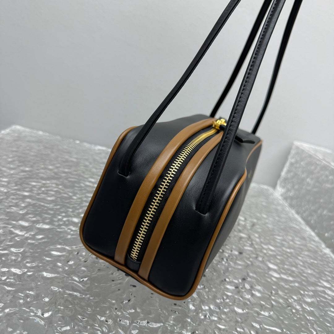 카타 / 프라다 가방