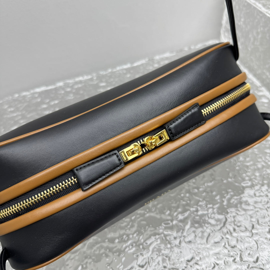 카타 / 프라다 가방