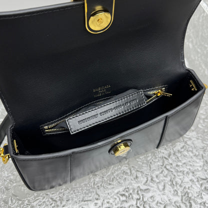 카타 / 발렌시아가 크로스백