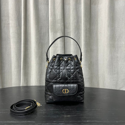 카타 / 디올 물통 가방