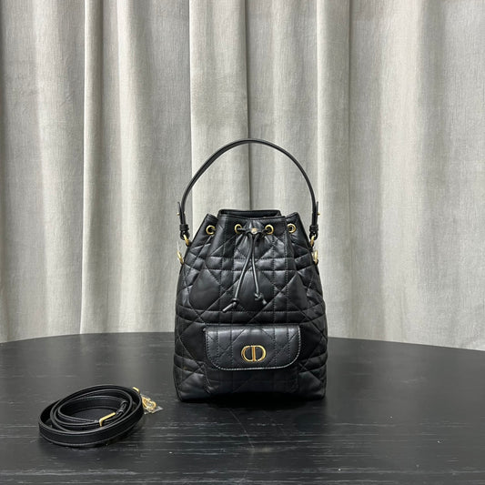 카타 / 디올 물통 가방