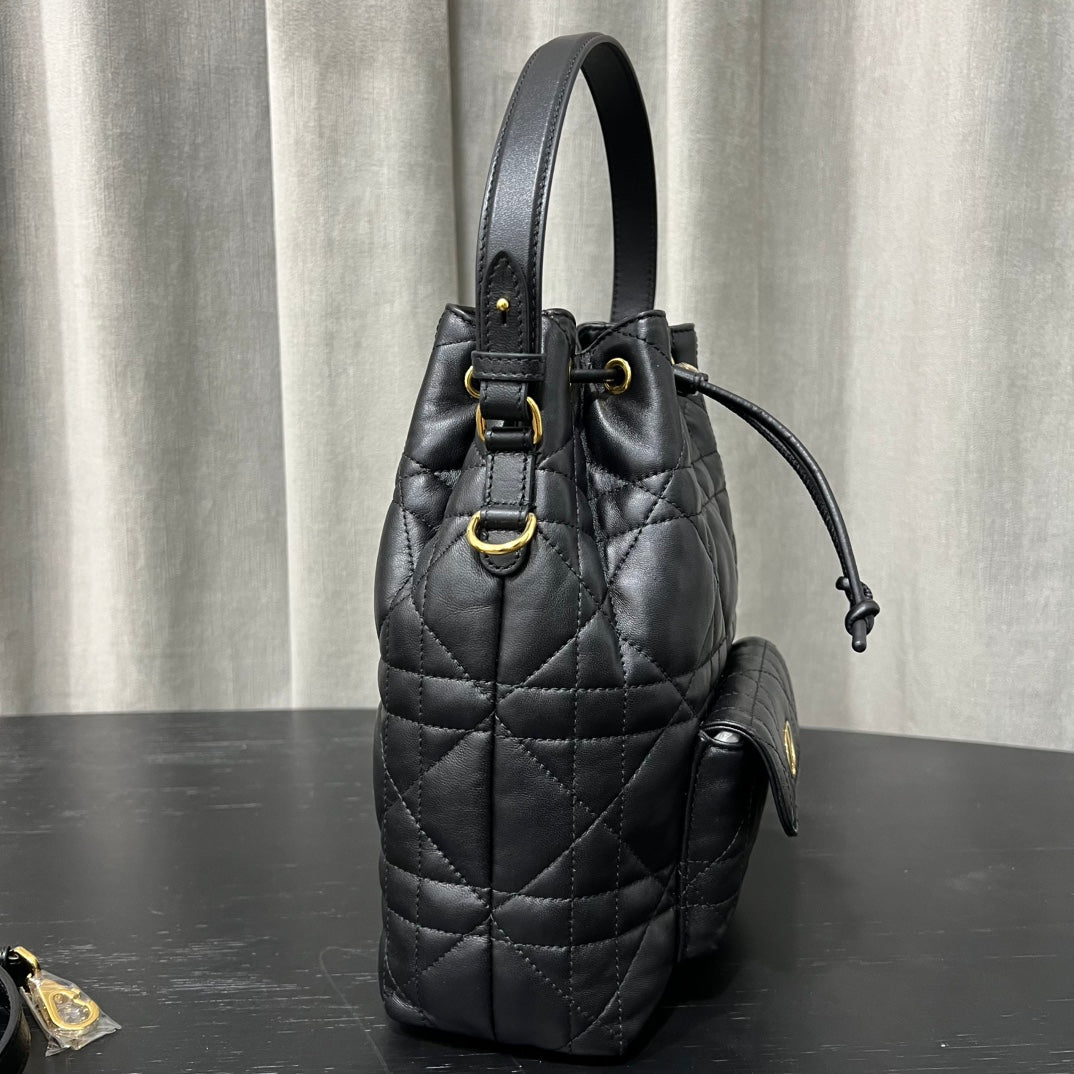 카타 / 디올 물통 가방