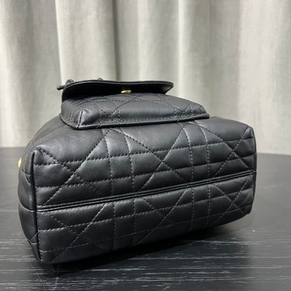 카타 / 디올 물통 가방