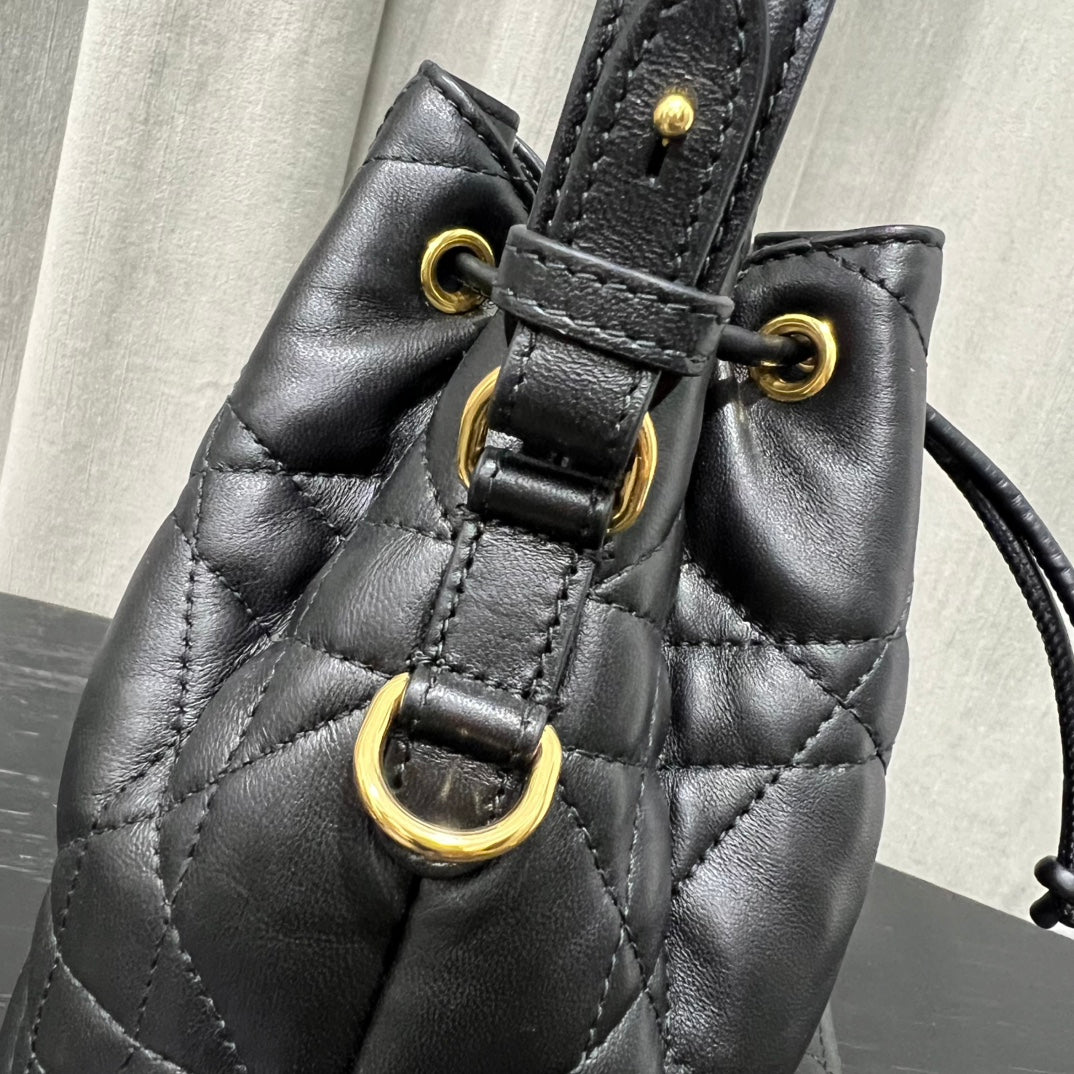 카타 / 디올 물통 가방