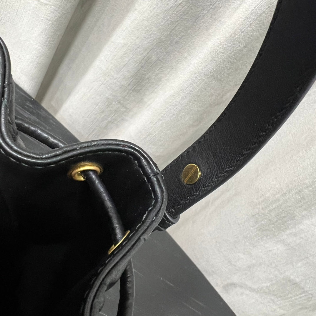 카타 / 디올 물통 가방