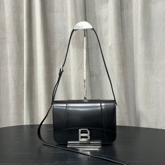 카타 / 발렌시아가 크로스백