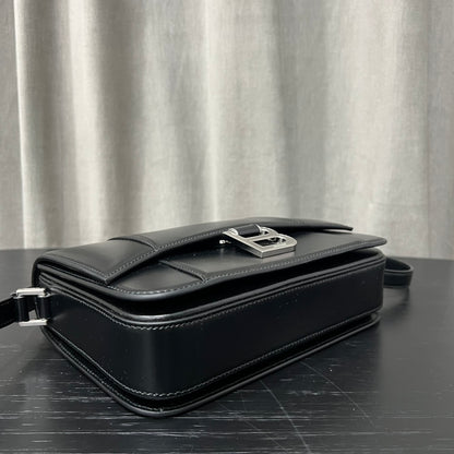 카타 / 발렌시아가 크로스백