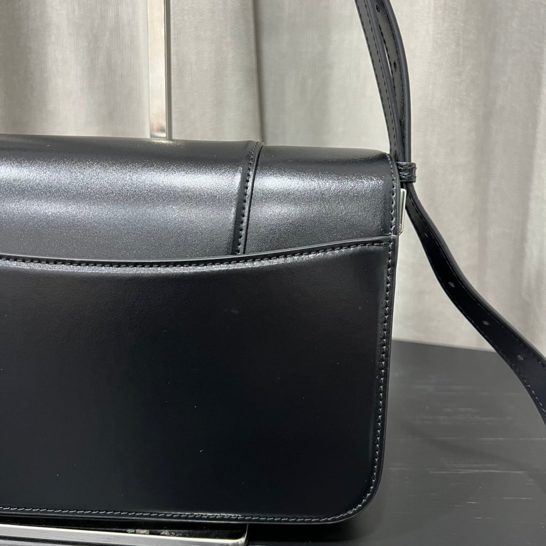 카타 / 발렌시아가 크로스백