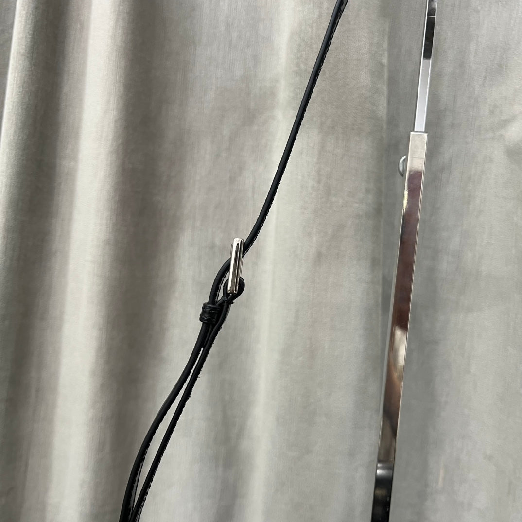 카타 / 발렌시아가 크로스백