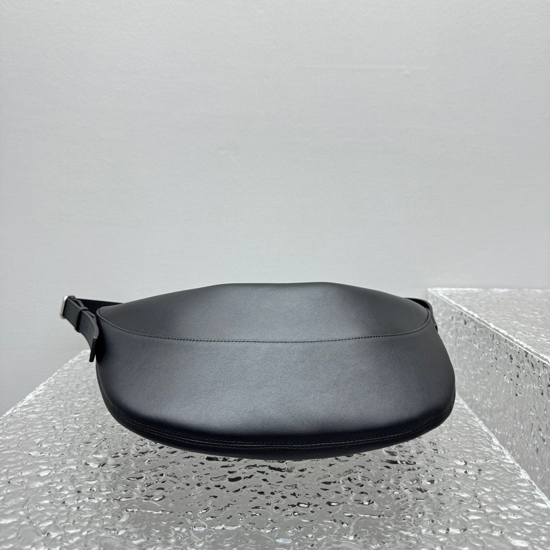 카타 / 더로우 반달 가방