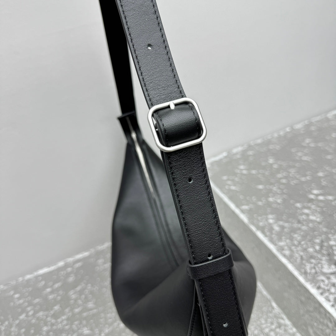 카타 / 더로우 반달 가방