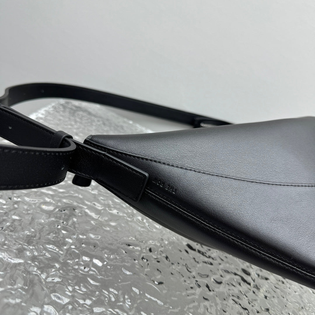 카타 / 더로우 반달 가방