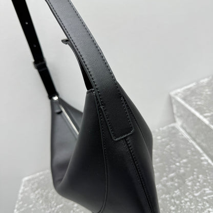 카타 / 더로우 반달 가방