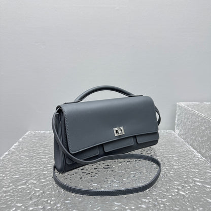 카타 / 발렌시아가  핸드백