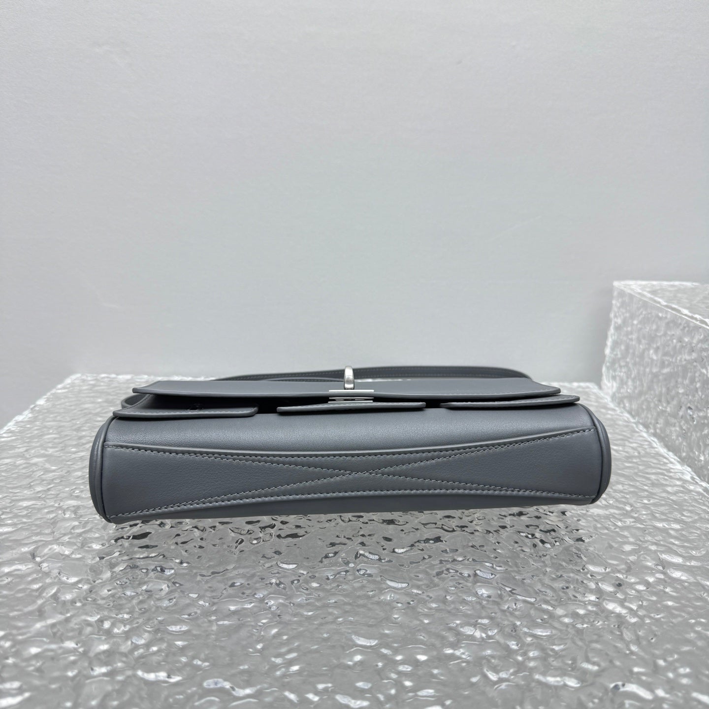 카타 / 발렌시아가  핸드백