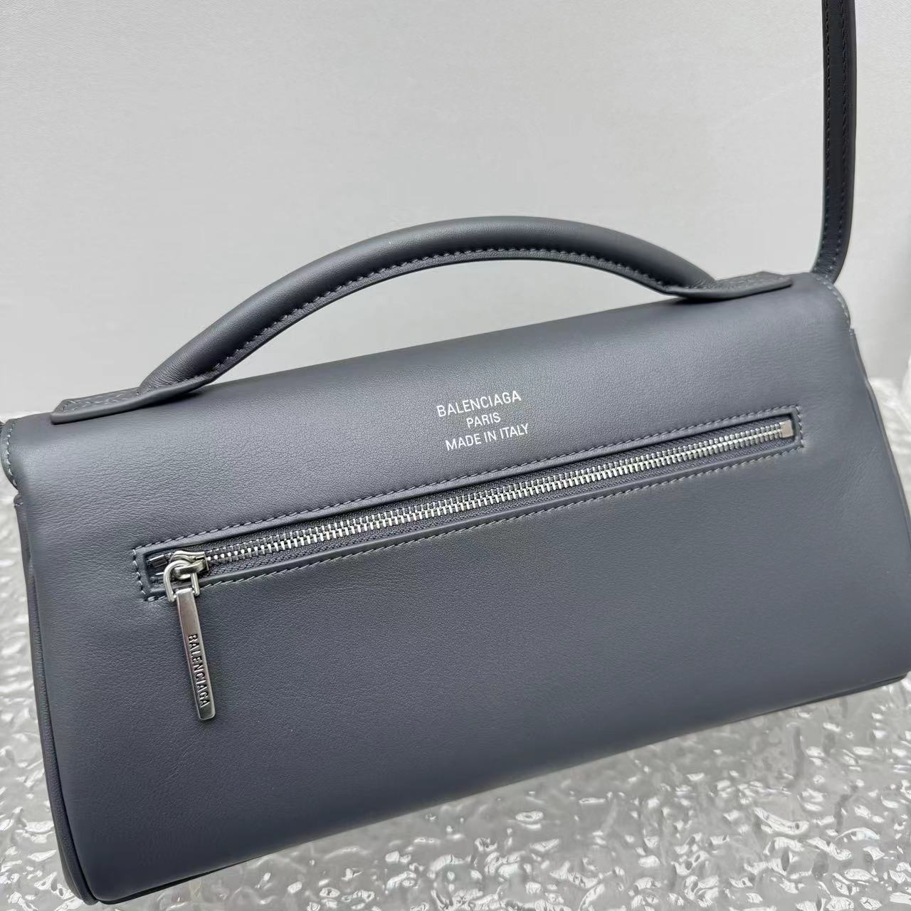 카타 / 발렌시아가  핸드백