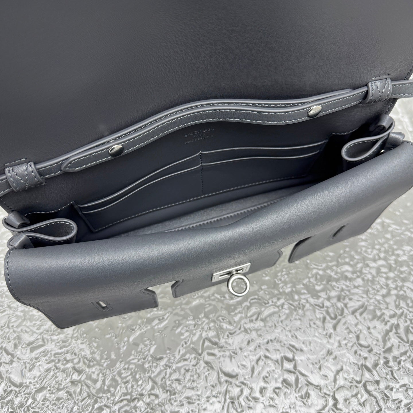 카타 / 발렌시아가  핸드백