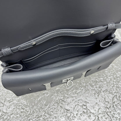 카타 / 발렌시아가  핸드백