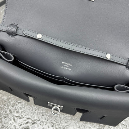 카타 / 발렌시아가  핸드백