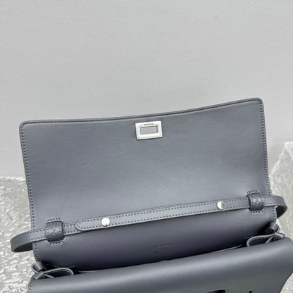 카타 / 발렌시아가  핸드백