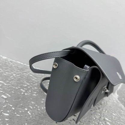 카타 / 발렌시아가  핸드백