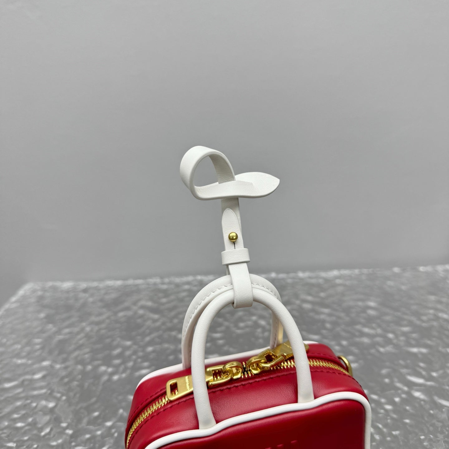 카타 / 미우미우 초미니 서류가방