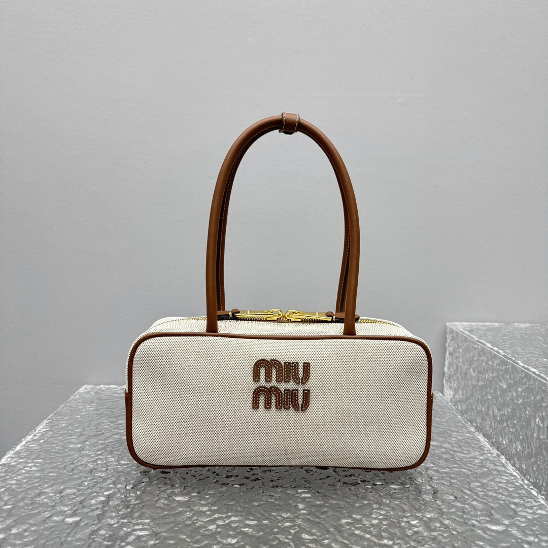 카타 / 미우미우 신형 캔버스 볼링백