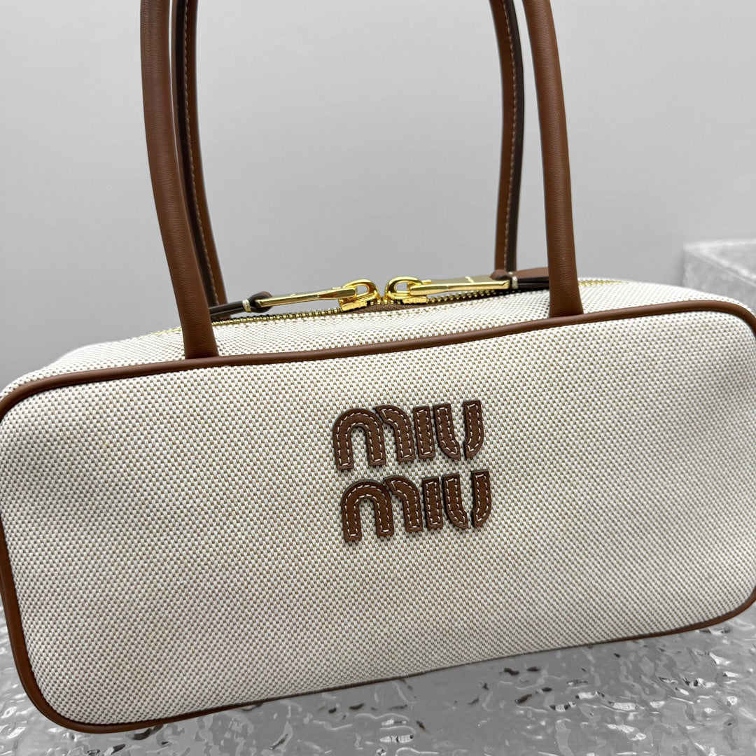 카타 / 미우미우 신형 캔버스 볼링백